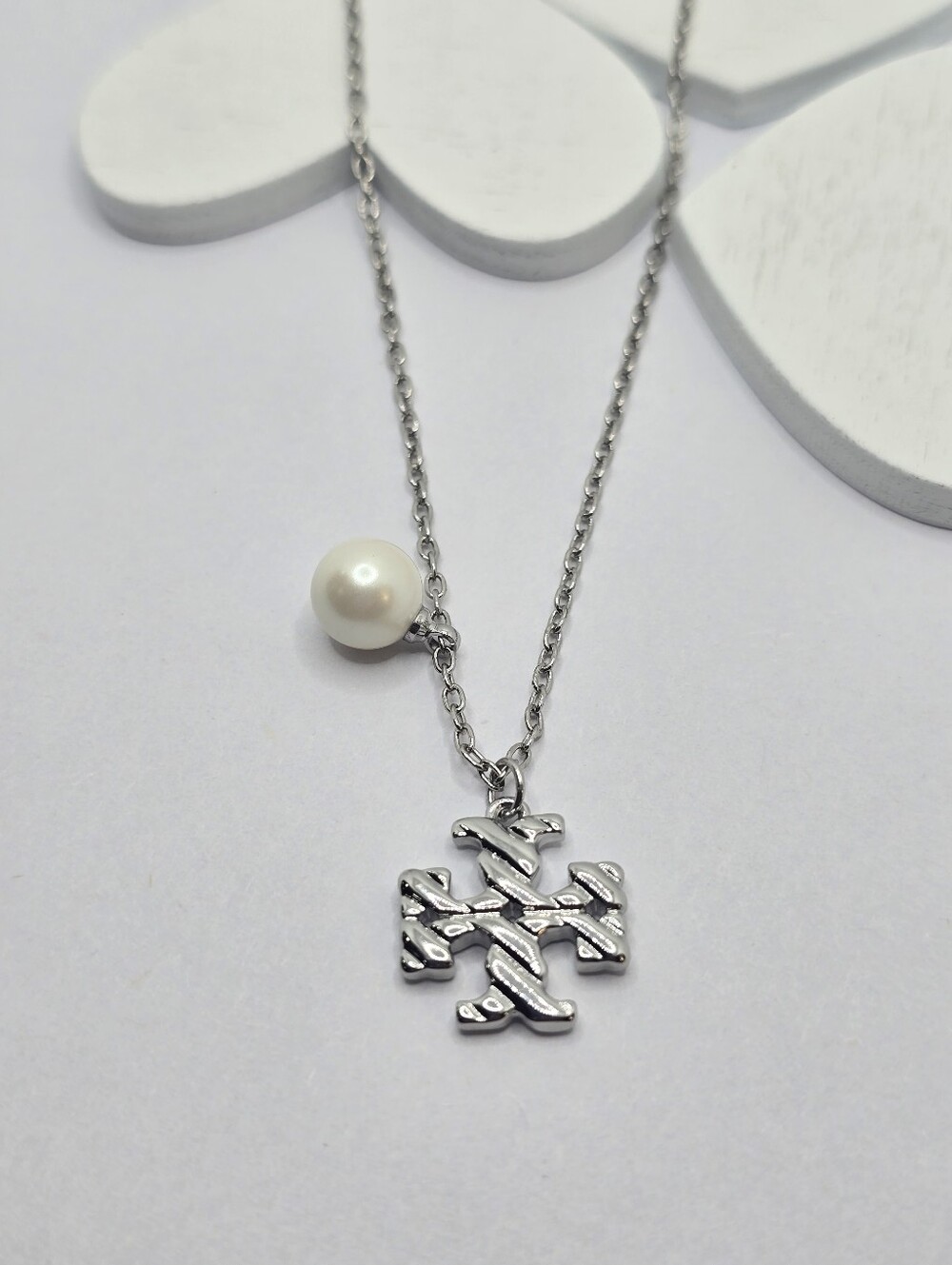 Tory Burch Twisted Rope Pearl Silver Tone Pendant Necklace